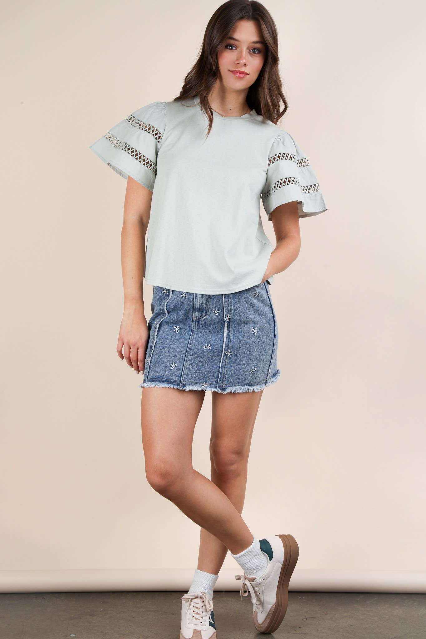 NT11953-Lace Trim Sleeve Solid Knit Top